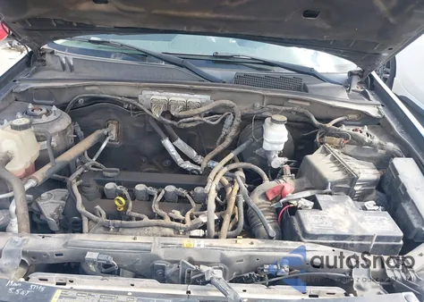 2010 Mazda Tribute I Sport из США, поврежденный, VIN 4F2CY0C73AKM07055